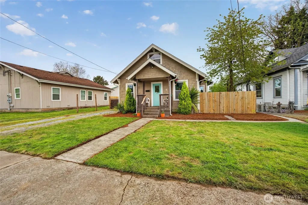 1203 W Main Street Centralia WA 98531