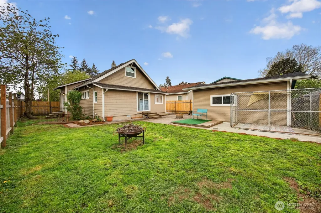 1203 W Main Street Centralia WA 98531