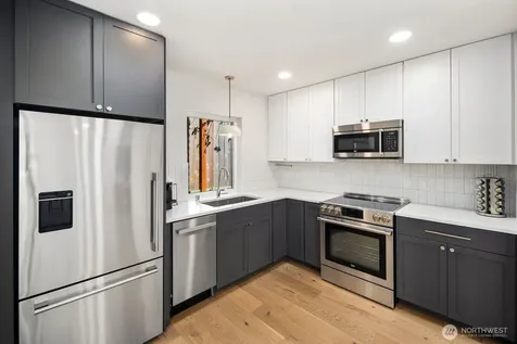 4028 5th Avenue NE Seattle WA 98105