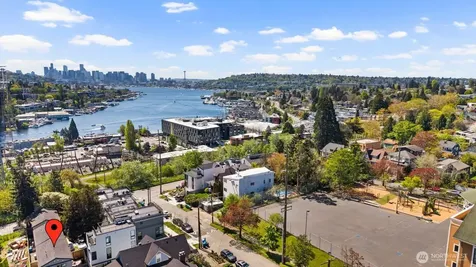 4028 5th Avenue NE Seattle WA 98105