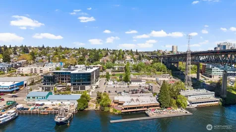4028 5th Avenue NE Seattle WA 98105