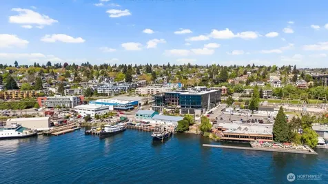 4028 5th Avenue NE Seattle WA 98105