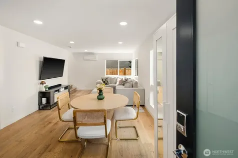 4028 5th Avenue NE Seattle WA 98105