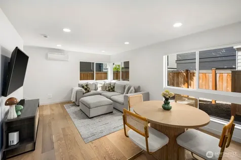4028 5th Avenue NE Seattle WA 98105