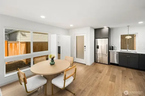 4028 5th Avenue NE Seattle WA 98105