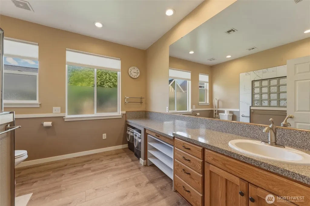 807 SE Covey Court College Place WA 99324