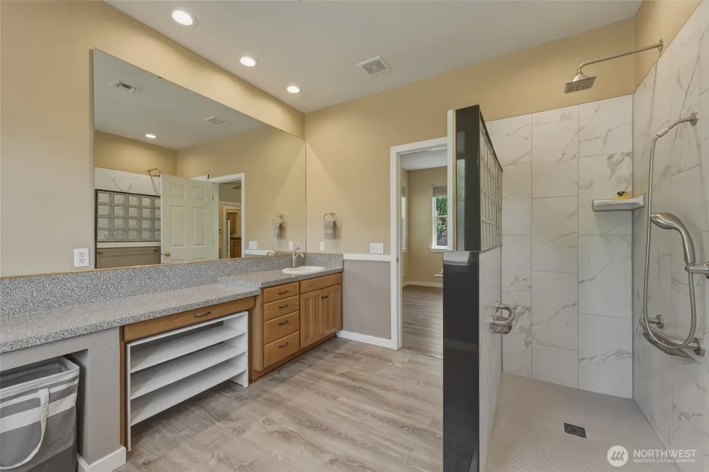 807 SE Covey Court College Place WA 99324
