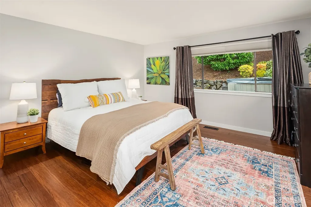 6700 81st Avenue SE Mercer Island WA 98040