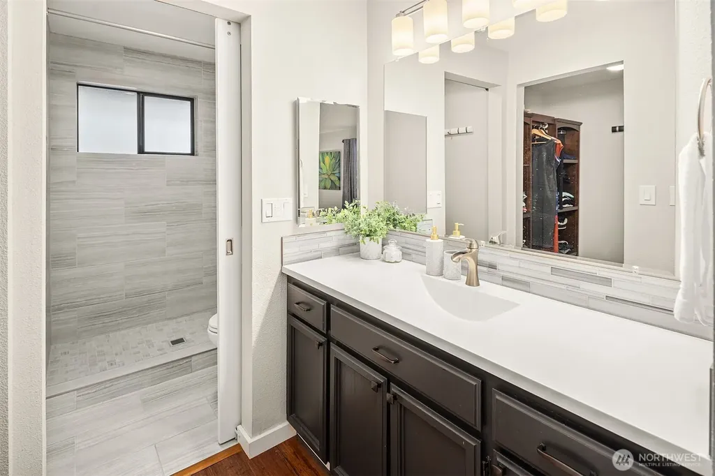 6700 81st Avenue SE Mercer Island WA 98040