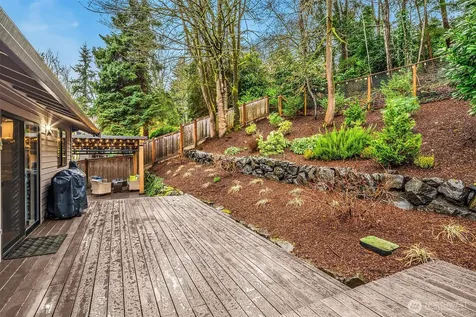 6700 81st Avenue SE Mercer Island WA 98040