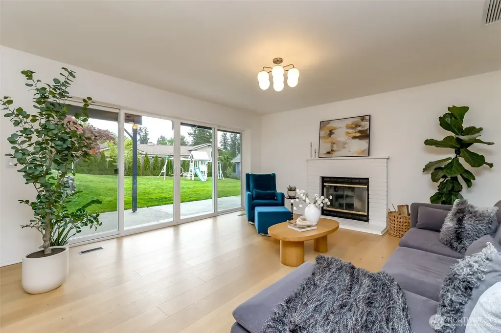 1855 Hillside Drive NE Tacoma WA 98422