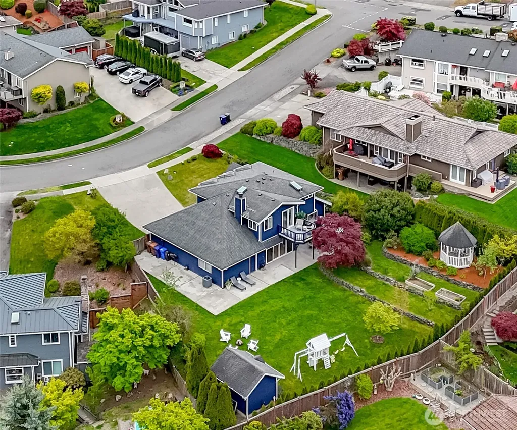 1855 Hillside Drive NE Tacoma WA 98422