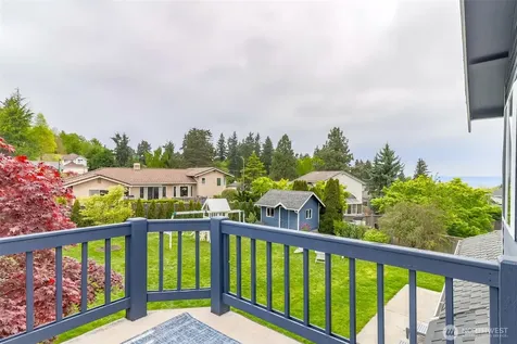 1855 Hillside Drive NE Tacoma WA 98422