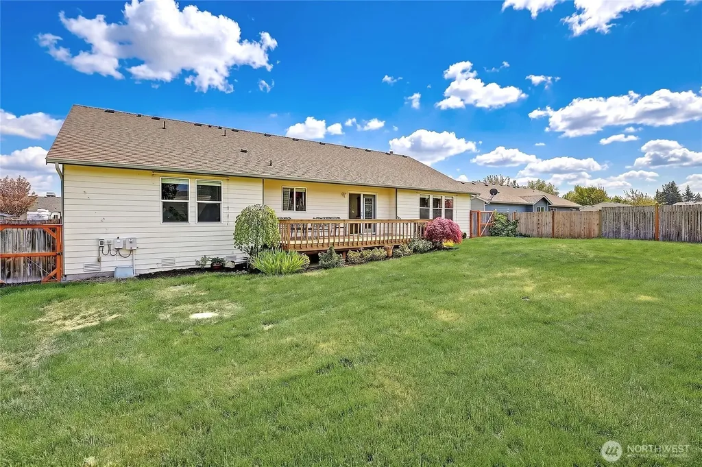 1148 Central Drive Camano Island WA 98282