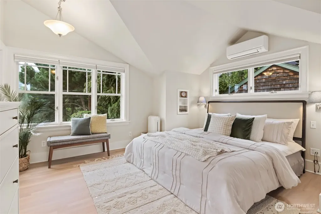 1852 E Shelby Street Seattle WA 98112