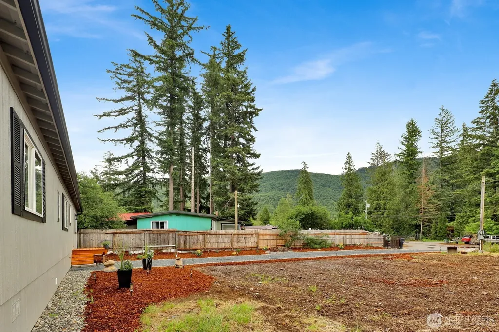 8433 Golden Valley Drive Maple Falls WA 98266