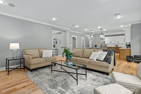 1300 N 27th Place Renton WA 98056