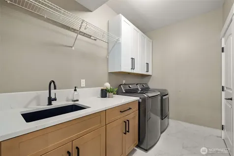 1300 N 27th Place Renton WA 98056