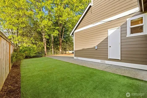 1300 N 27th Place Renton WA 98056