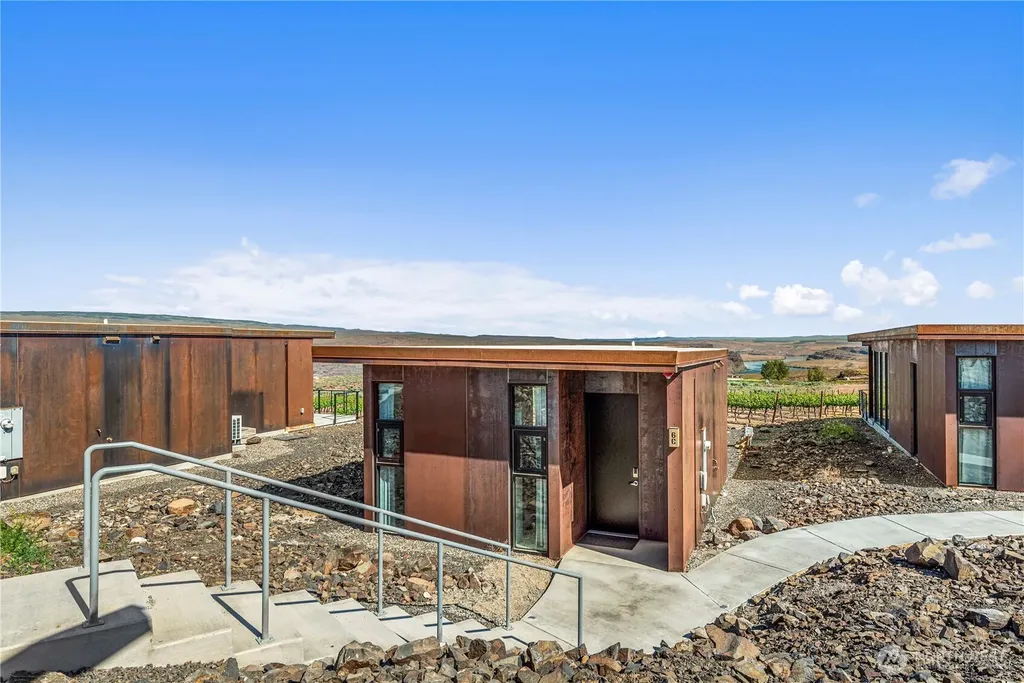 23692 NW Cliffe Pointe Road Quincy WA 98848