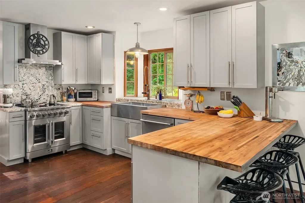 11703 Vashon Highway SW Vashon WA 98070