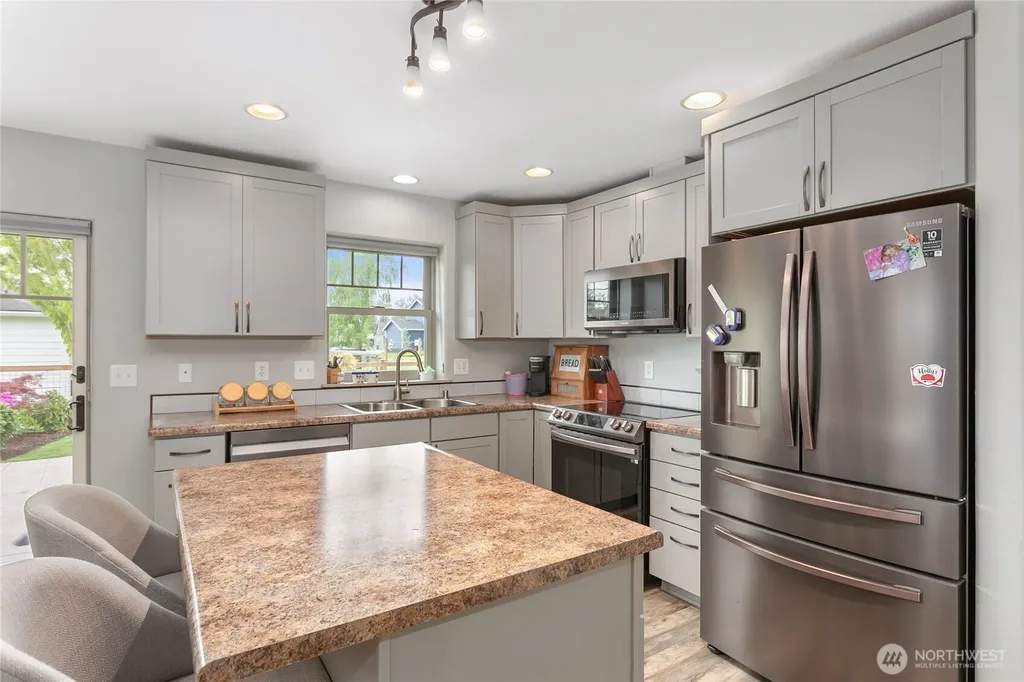 232 Front Street Sumas WA 98295