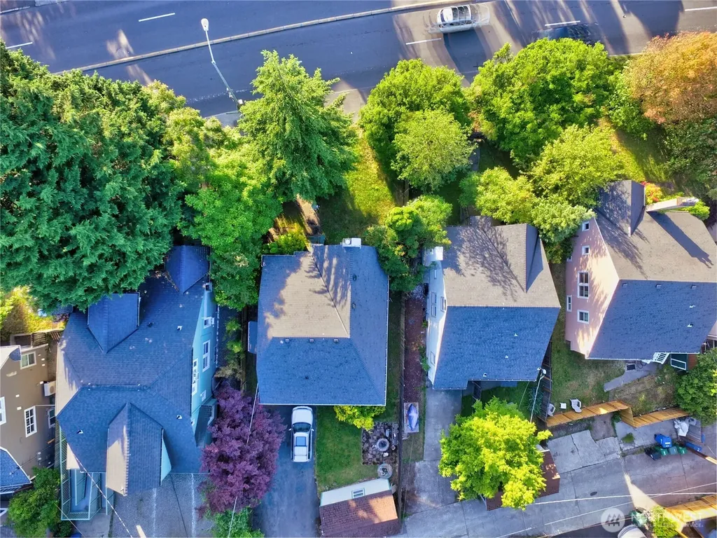 7818 NE Lake City Way NE Seattle WA 98115