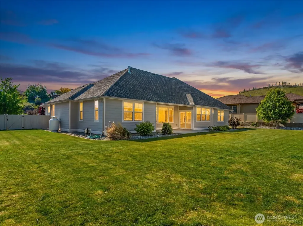 2042 Maiden Lane Wenatchee WA 98801