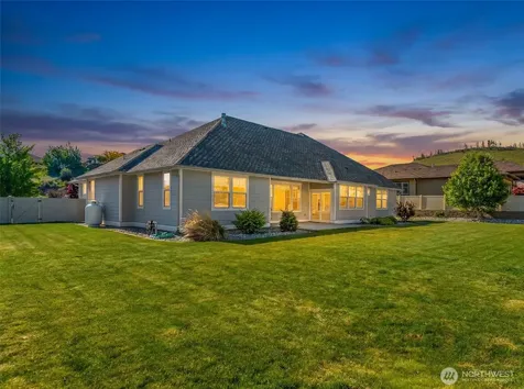 2042 Maiden Lane Wenatchee WA 98801
