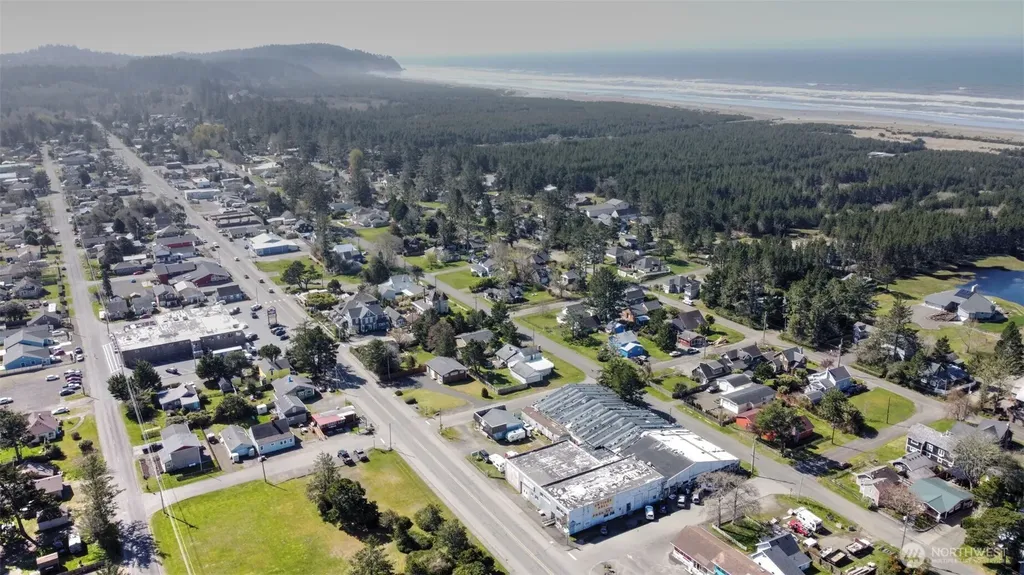 4913 N Place Seaview WA 98644