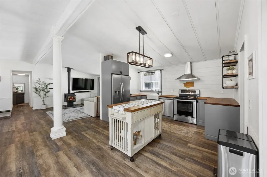 30428 Cumberland Kanaskat Road SE Ravensdale WA 98051