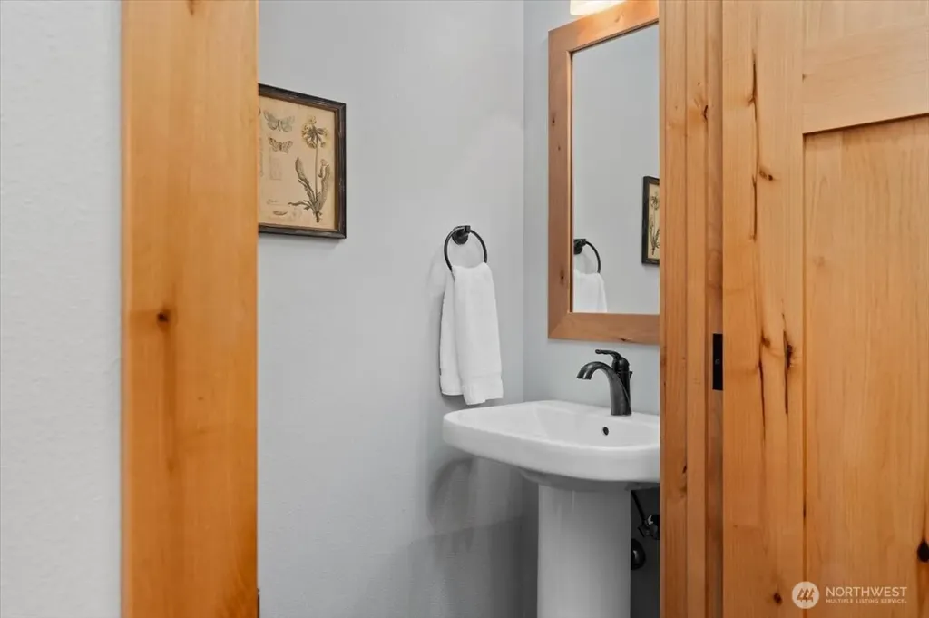 108 Jackrabbit Lane Chelan WA 98816