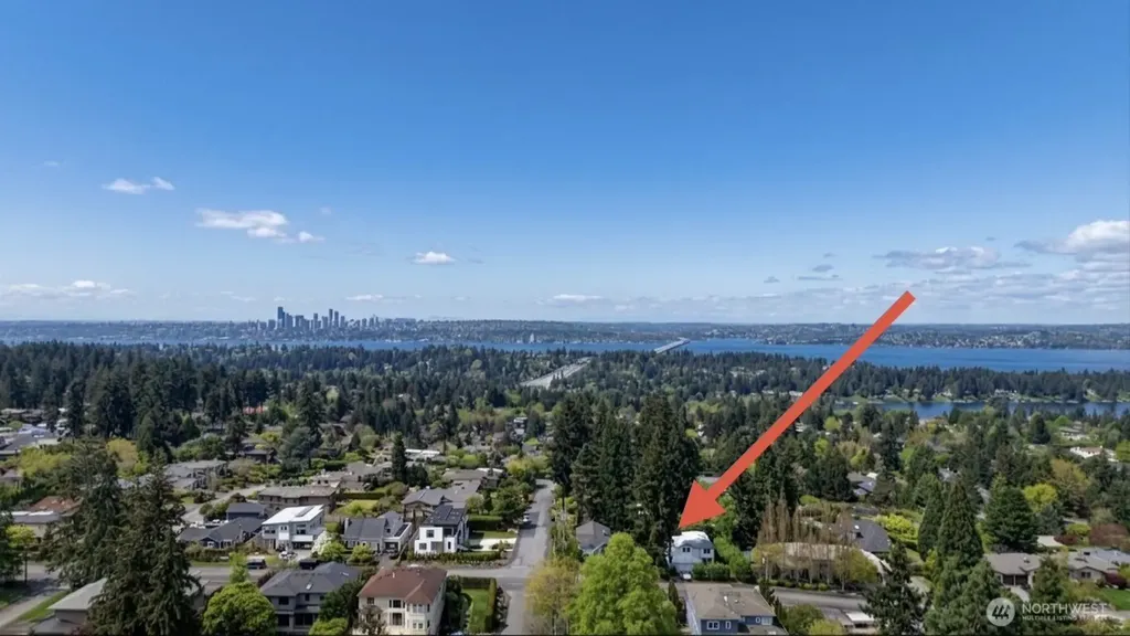 2915 98th Avenue NE Clyde Hill WA 98004