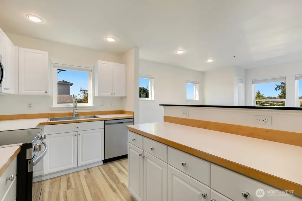 2101 N 55th Street Seattle WA 98103