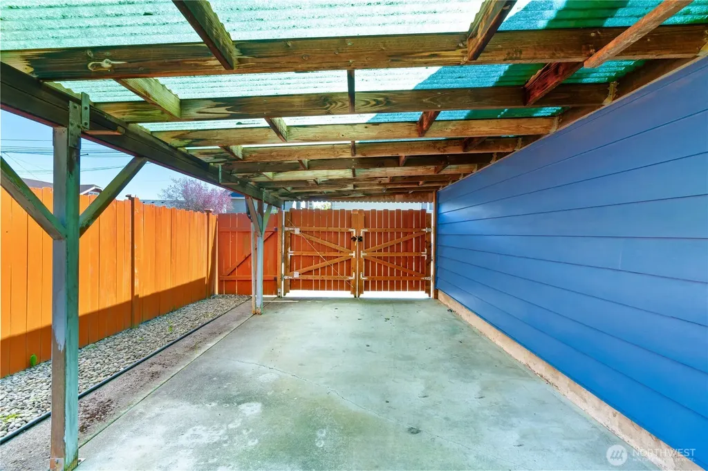 610 N Michigan Street Aberdeen WA 98520