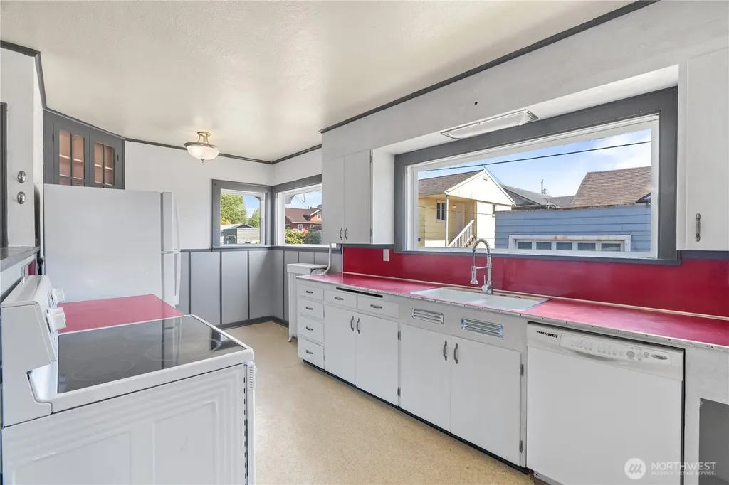 610 N Michigan Street Aberdeen WA 98520