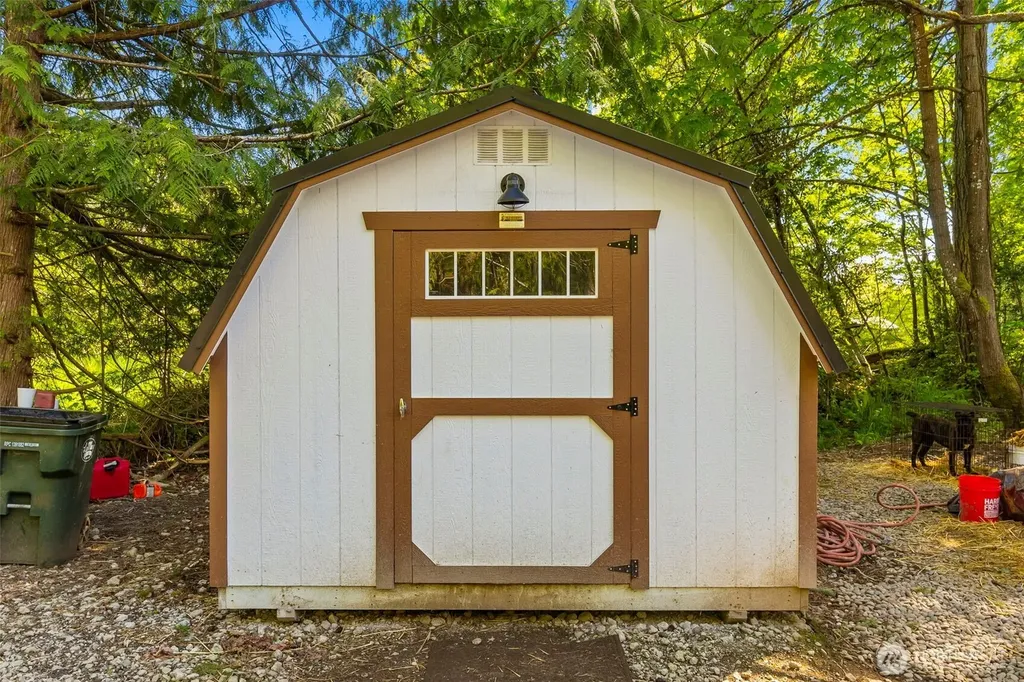 9725 Hunter Point Road NW Olympia WA 98502