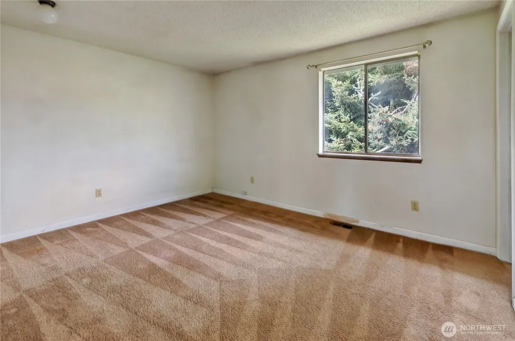 1230 N Newton Street Tacoma WA 98406