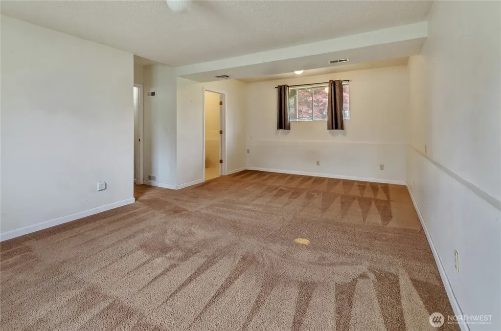 1230 N Newton Street Tacoma WA 98406
