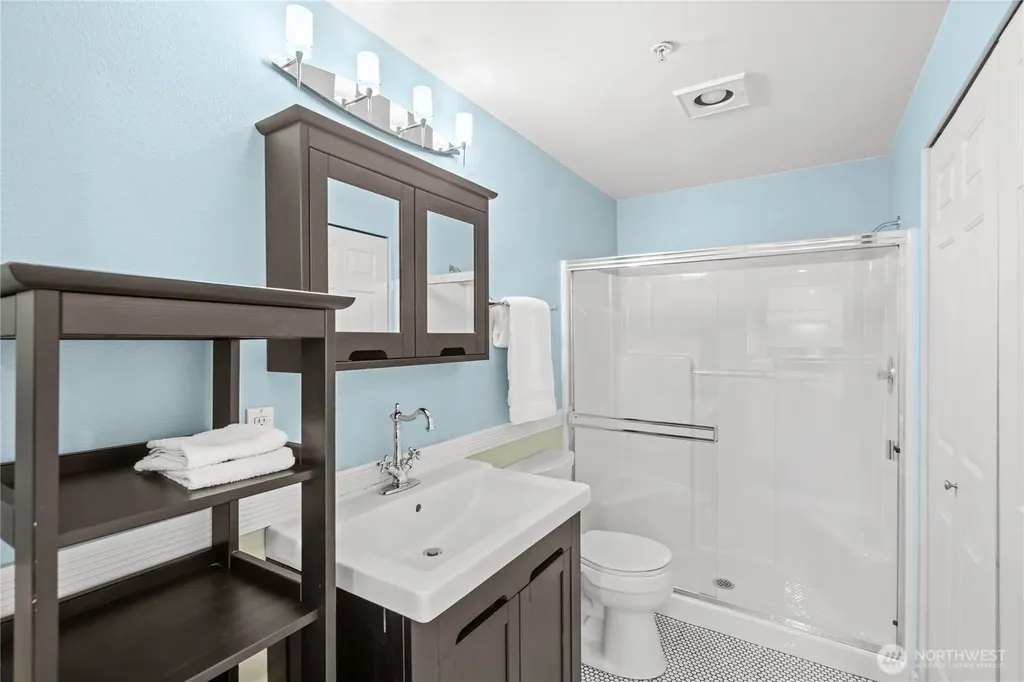 4701 NW Walgren Drive Silverdale WA 98383
