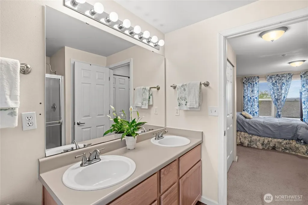4701 NW Walgren Drive Silverdale WA 98383