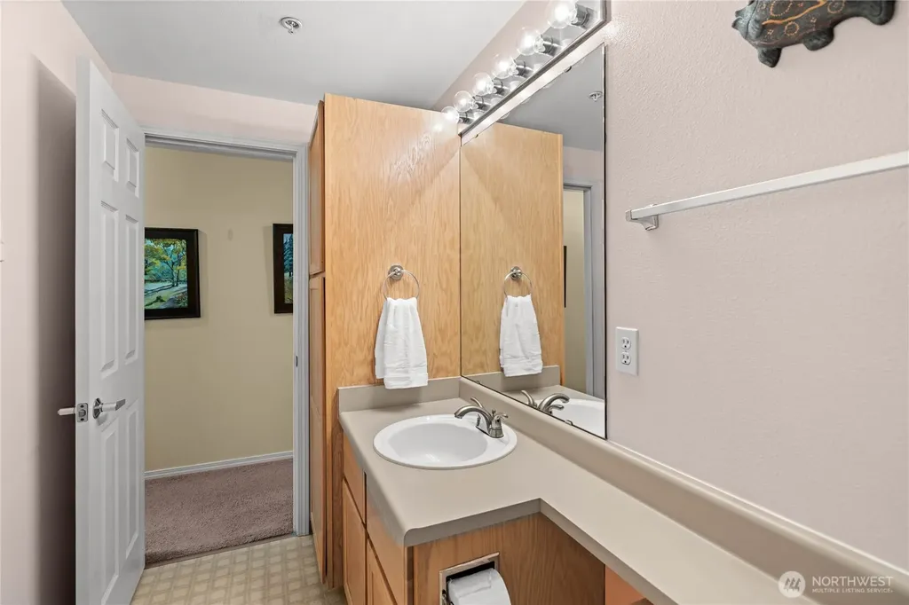 4701 NW Walgren Drive Silverdale WA 98383