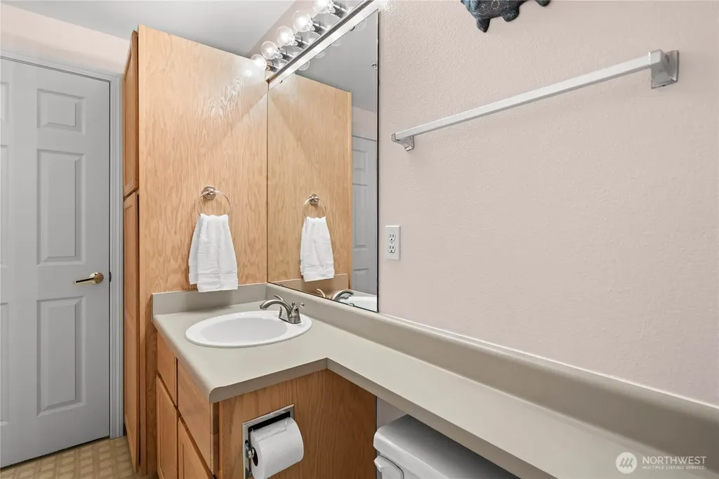 4701 NW Walgren Drive Silverdale WA 98383