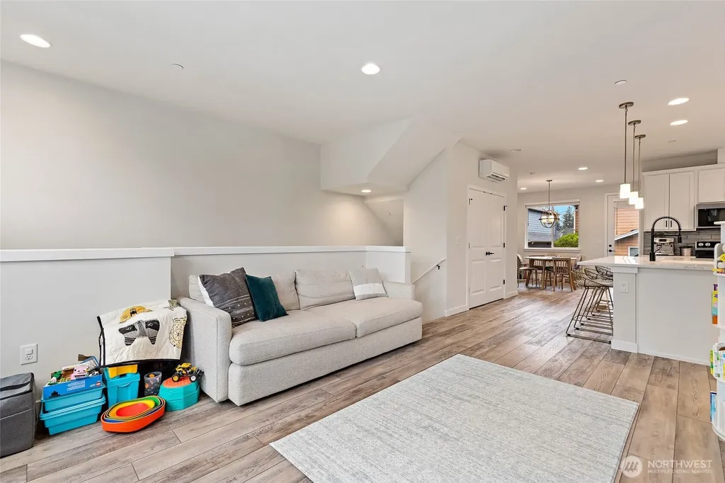 13420 Manor Way Lynnwood WA 98087