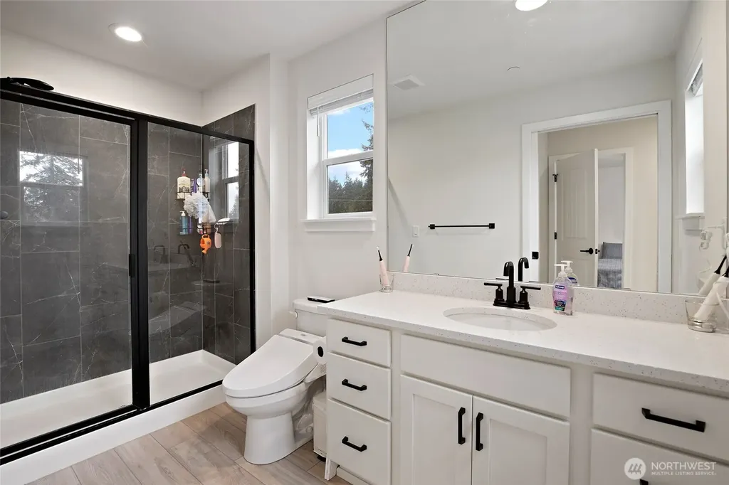 13420 Manor Way Lynnwood WA 98087