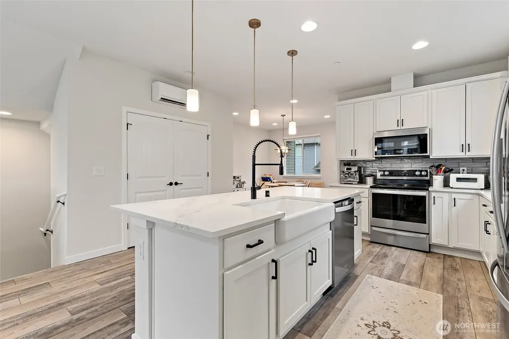 13420 Manor Way Lynnwood WA 98087