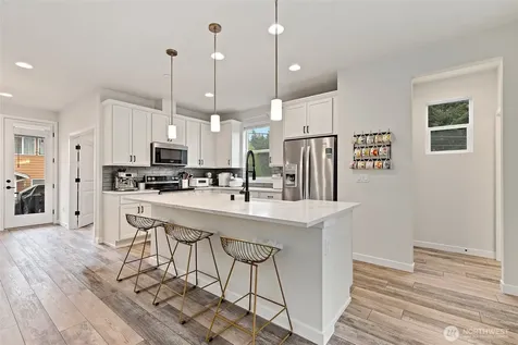 13420 Manor Way Lynnwood WA 98087