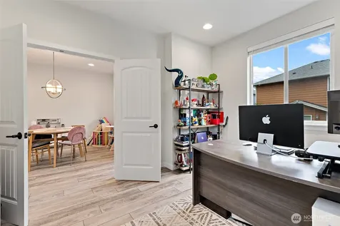 13420 Manor Way Lynnwood WA 98087
