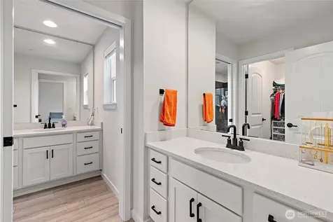 13420 Manor Way Lynnwood WA 98087