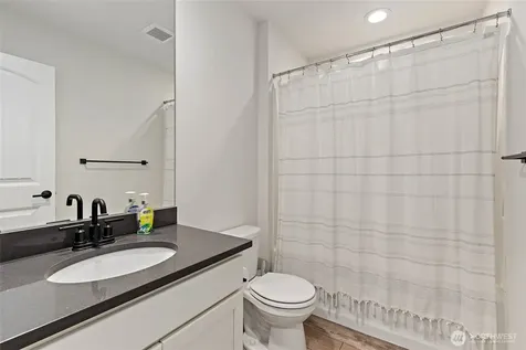 13420 Manor Way Lynnwood WA 98087